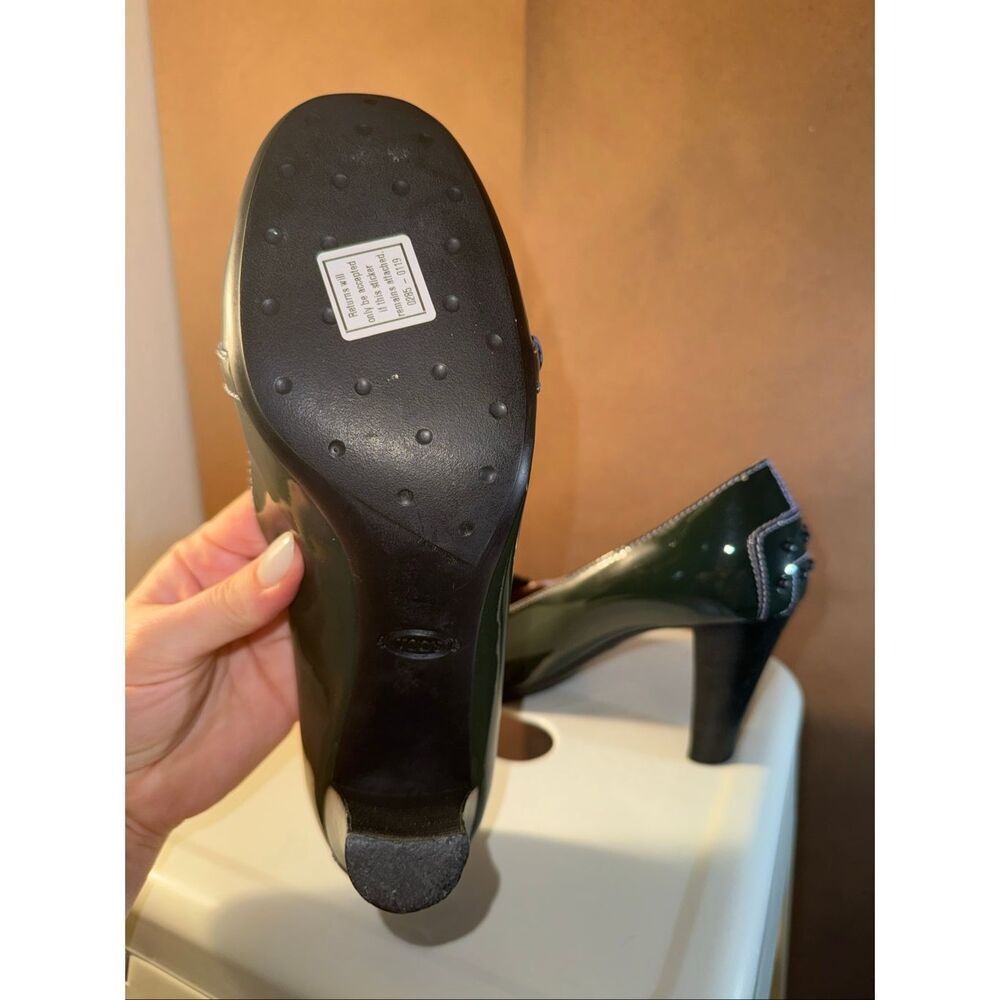 Tod’s Green Leather Loafer Heels - Picture 9 of 11